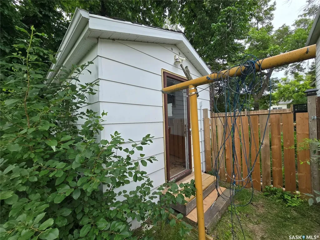 313 3rd Avenue S Weyburn SK S4H 1X5