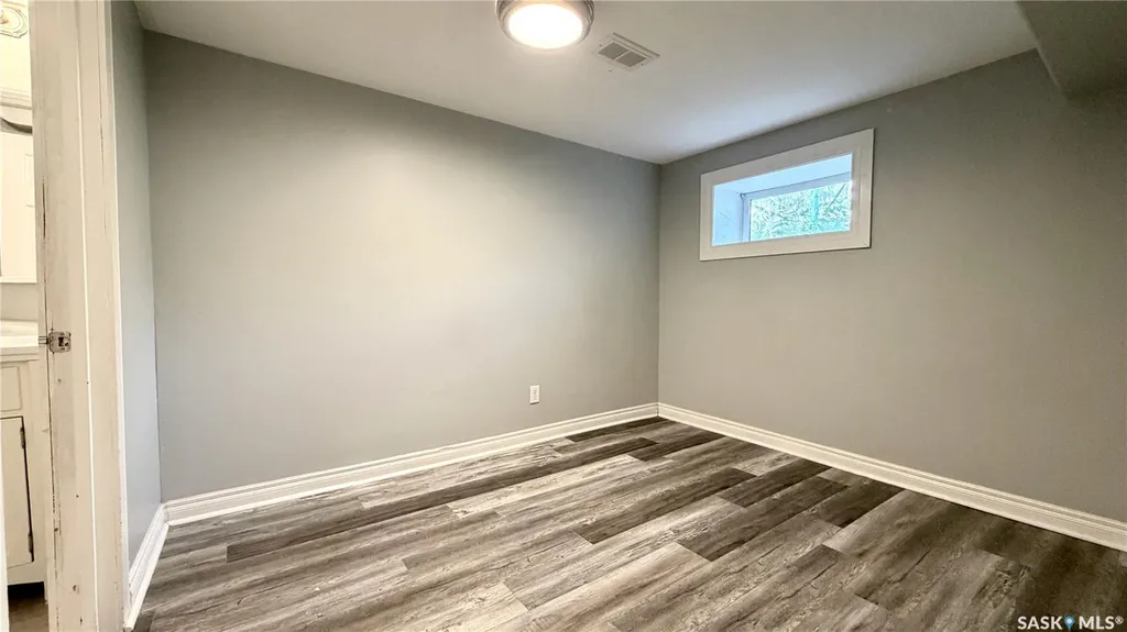 320 M Avenue N Saskatoon SK S7L 2S5