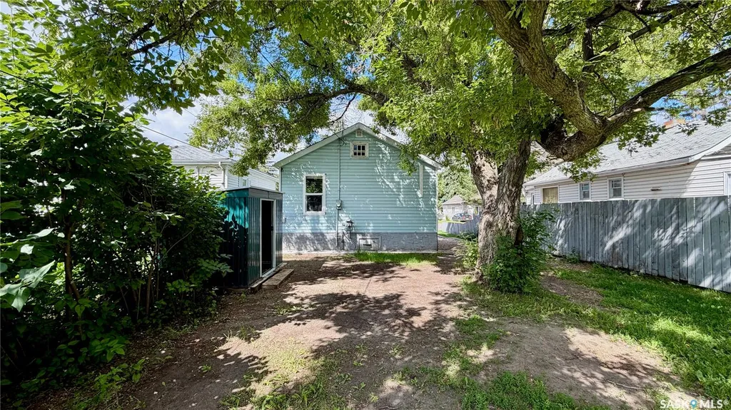 320 M Avenue N Saskatoon SK S7L 2S5