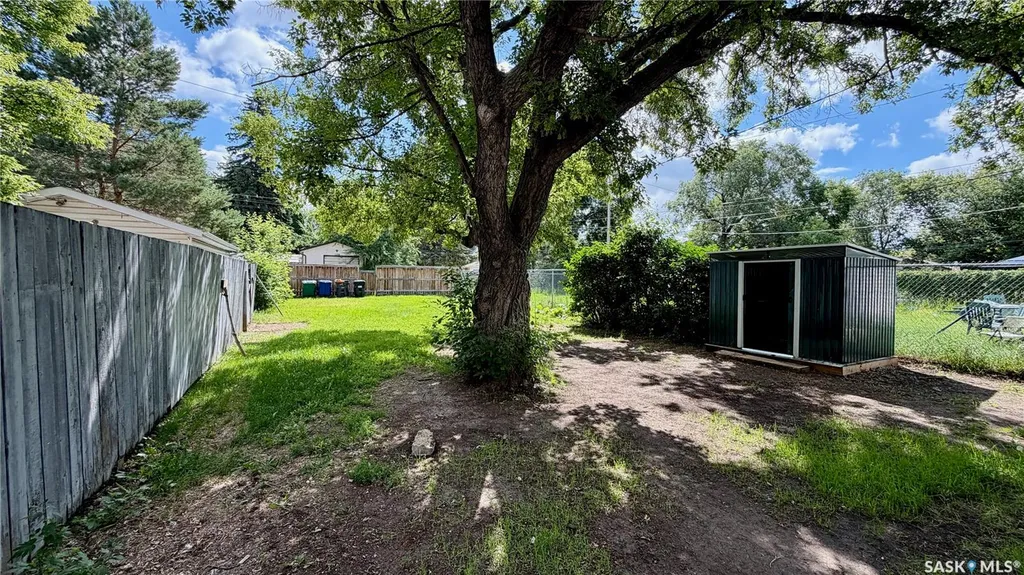 320 M Avenue N Saskatoon SK S7L 2S5