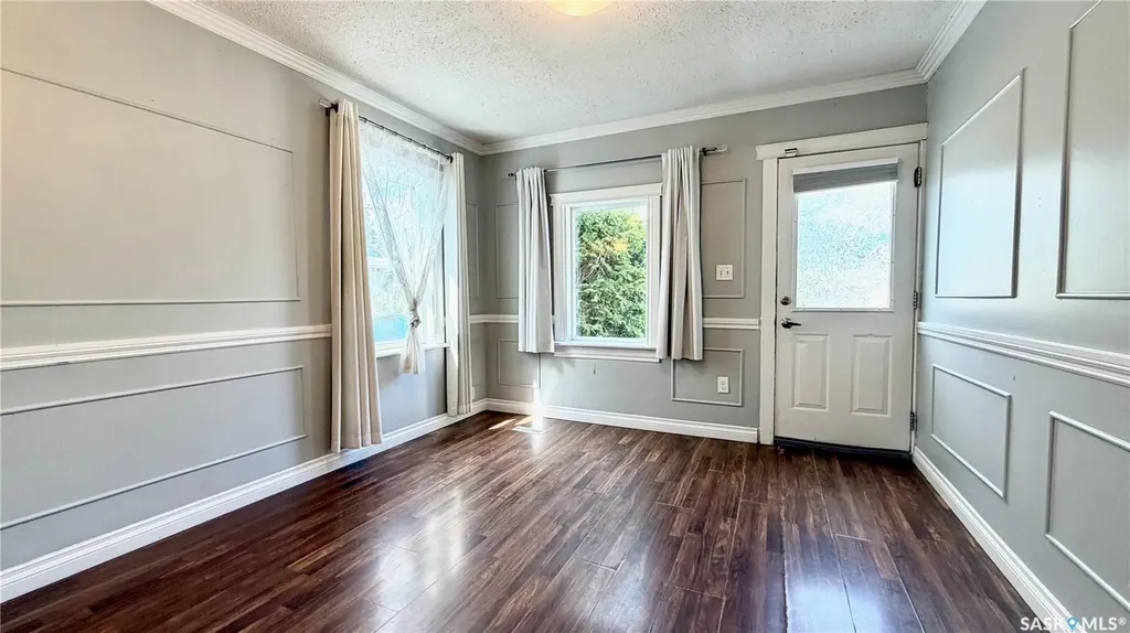 320 M Avenue N Saskatoon SK S7L 2S5