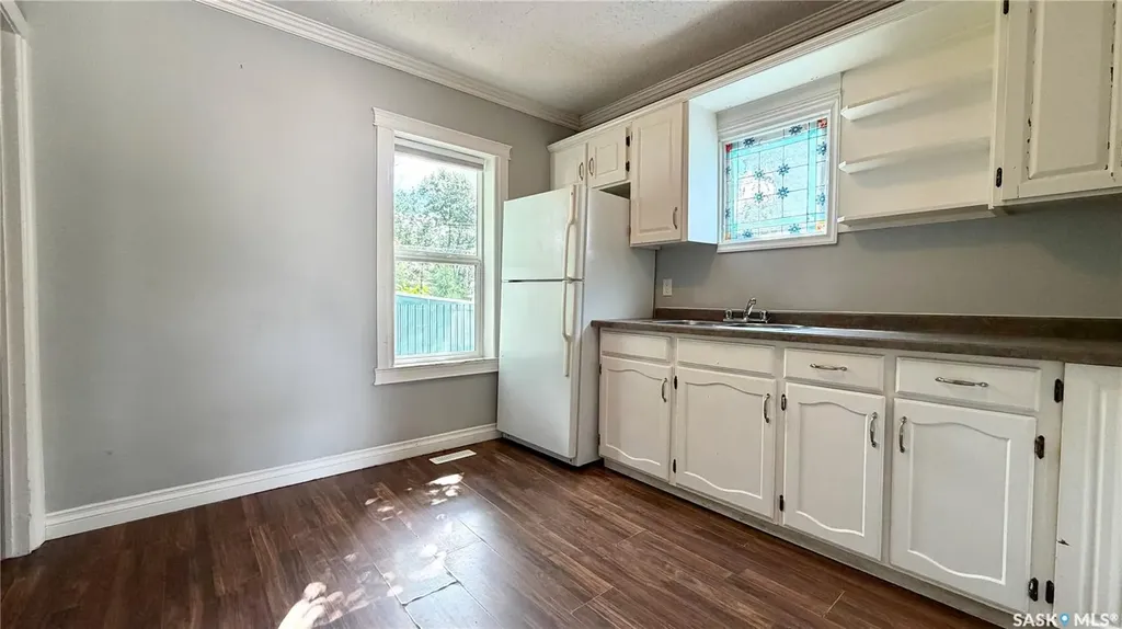 320 M Avenue N Saskatoon SK S7L 2S5