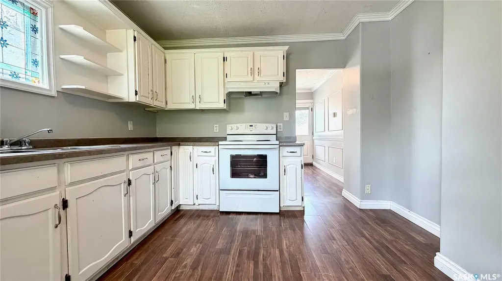 320 M Avenue N Saskatoon SK S7L 2S5