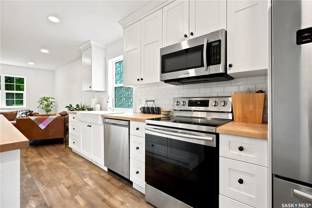 919A F Avenue N Saskatoon SK S7L 1W7