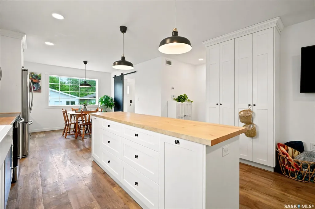 919A F Avenue N Saskatoon SK S7L 1W7