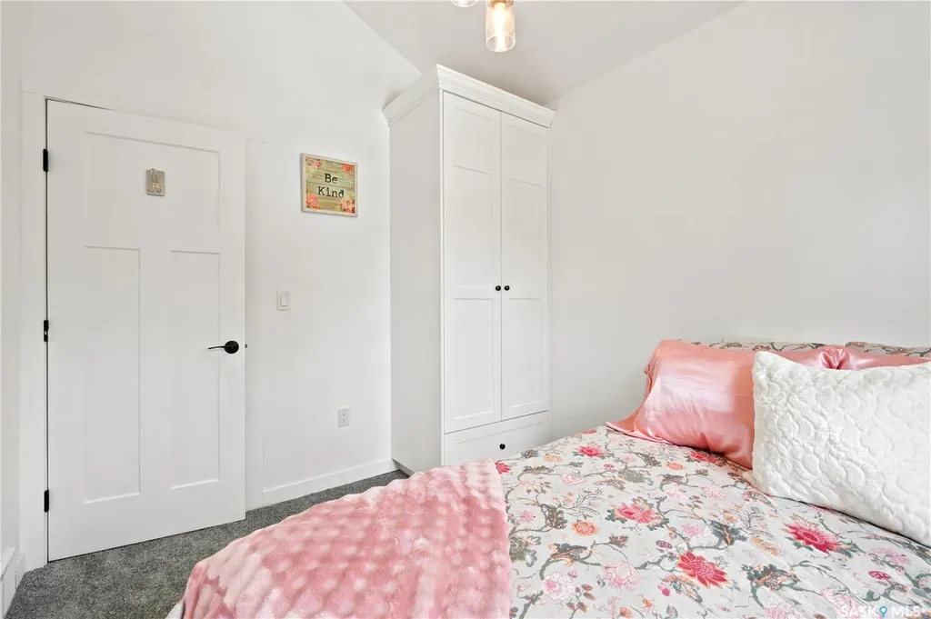 919A F Avenue N Saskatoon SK S7L 1W7