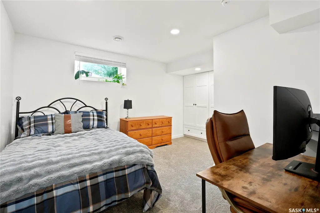 919A F Avenue N Saskatoon SK S7L 1W7