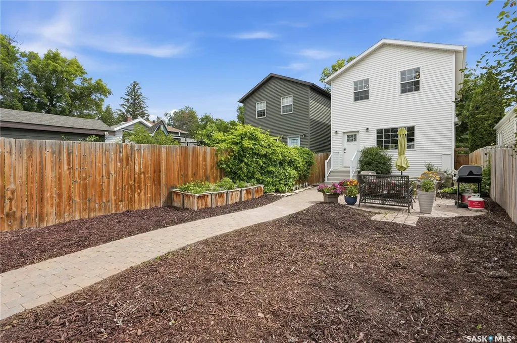 919A F Avenue N Saskatoon SK S7L 1W7