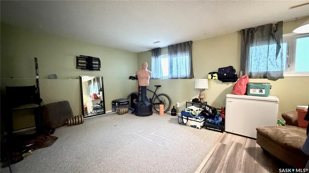 409 109th Street W Saskatoon SK S7N 1R8
