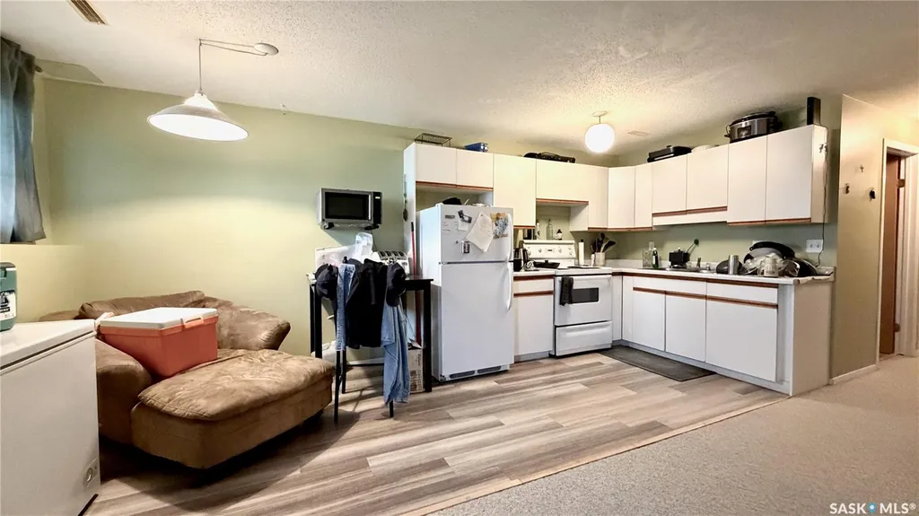 409 109th Street W Saskatoon SK S7N 1R8