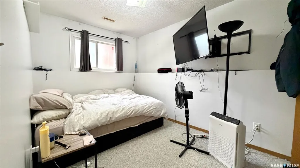 409 109th Street W Saskatoon SK S7N 1R8