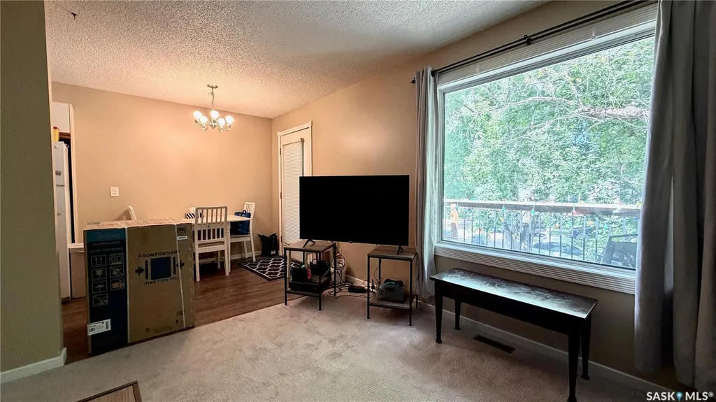 409 109th Street W Saskatoon SK S7N 1R8