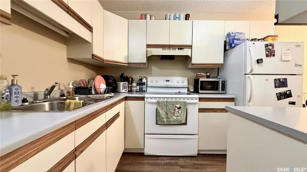 409 109th Street W Saskatoon SK S7N 1R8