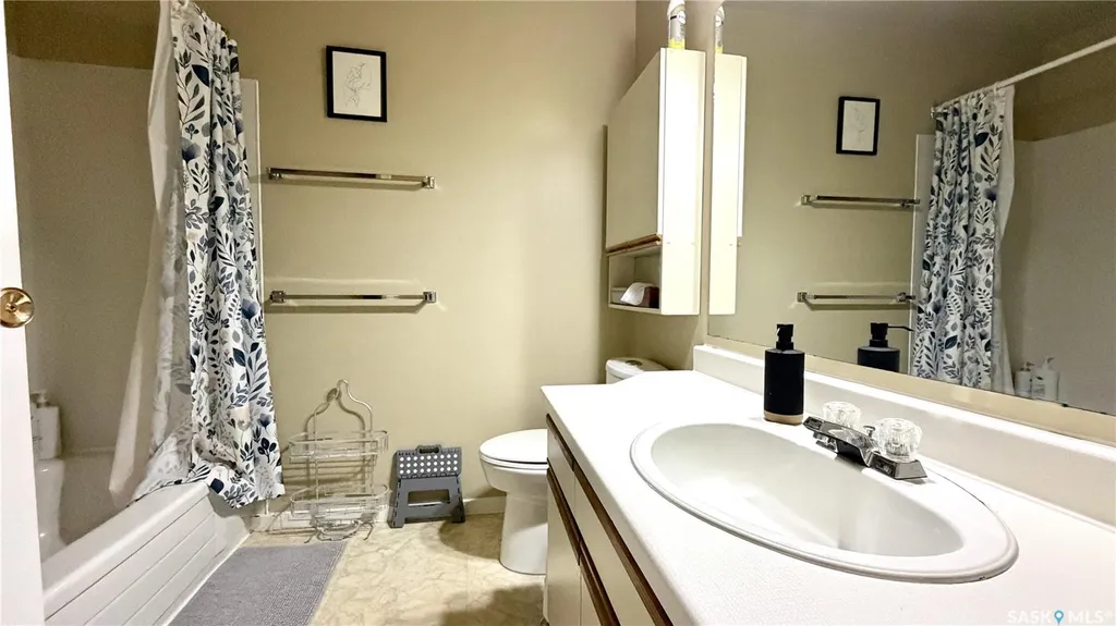 409 109th Street W Saskatoon SK S7N 1R8