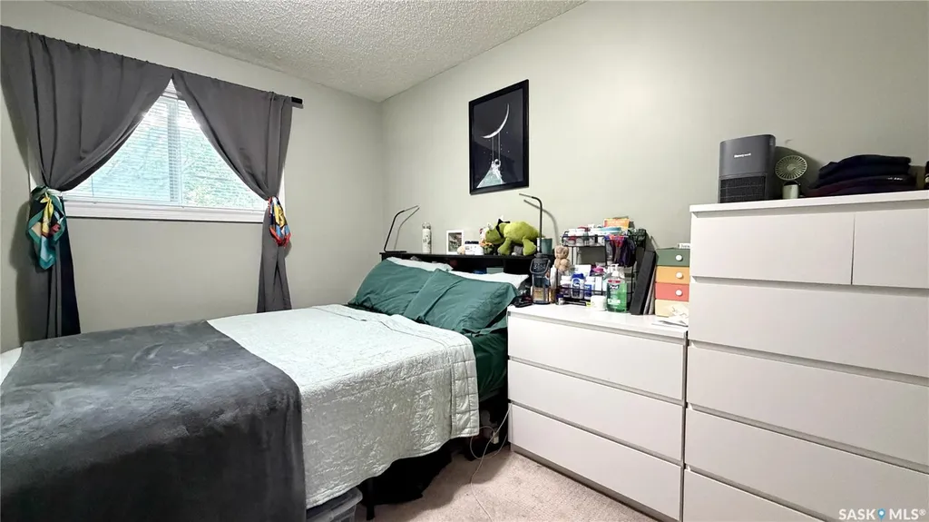 409 109th Street W Saskatoon SK S7N 1R8