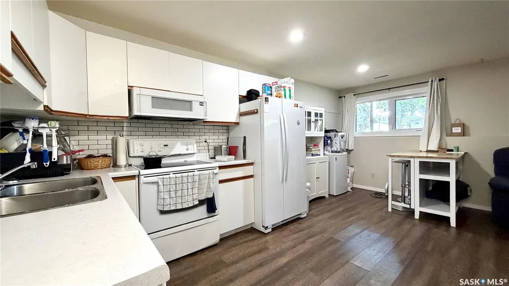 409 109th Street W Saskatoon SK S7N 1R8