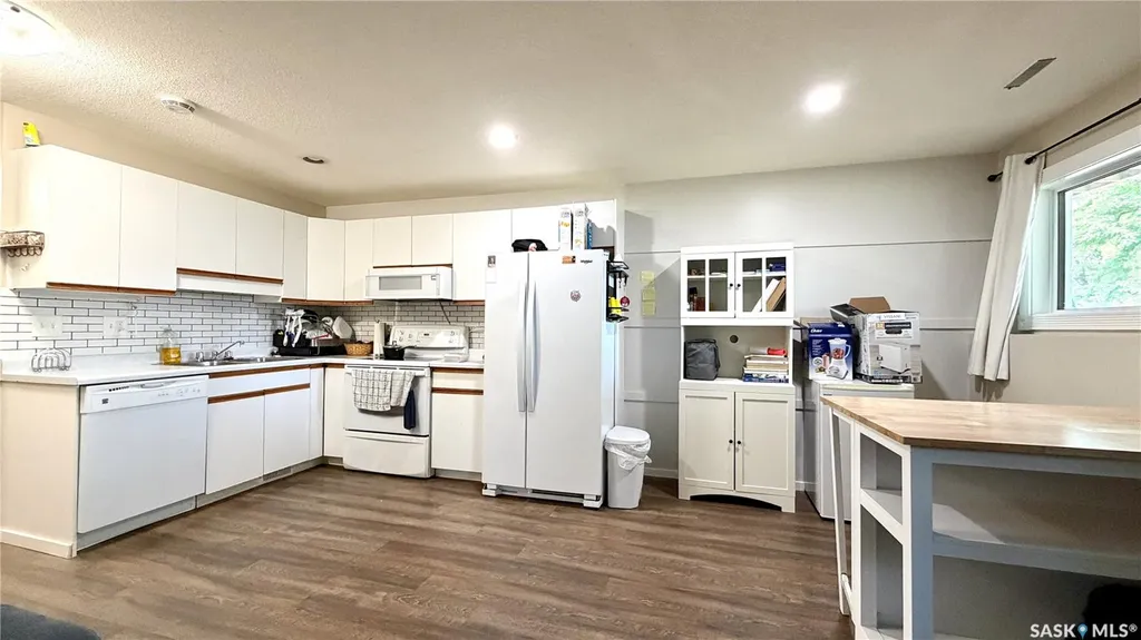 409 109th Street W Saskatoon SK S7N 1R8