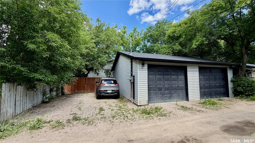 409 109th Street W Saskatoon SK S7N 1R8
