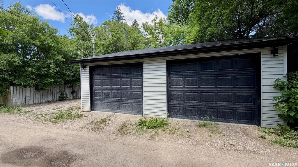 409 109th Street W Saskatoon SK S7N 1R8