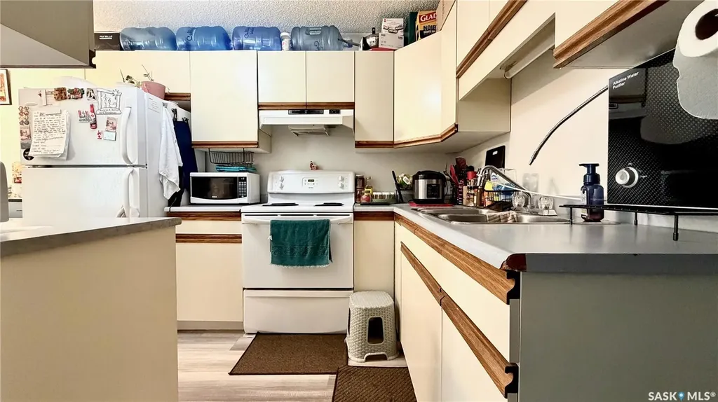 409 109th Street W Saskatoon SK S7N 1R8