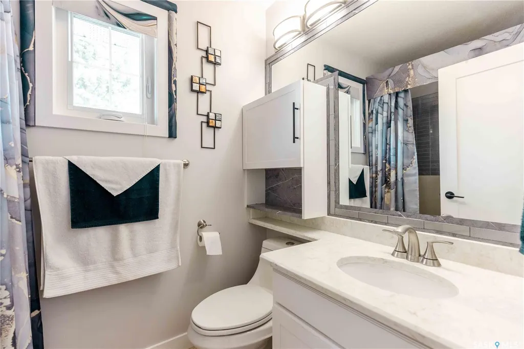 206 Braemar Bay Saskatoon SK S7V 1A2