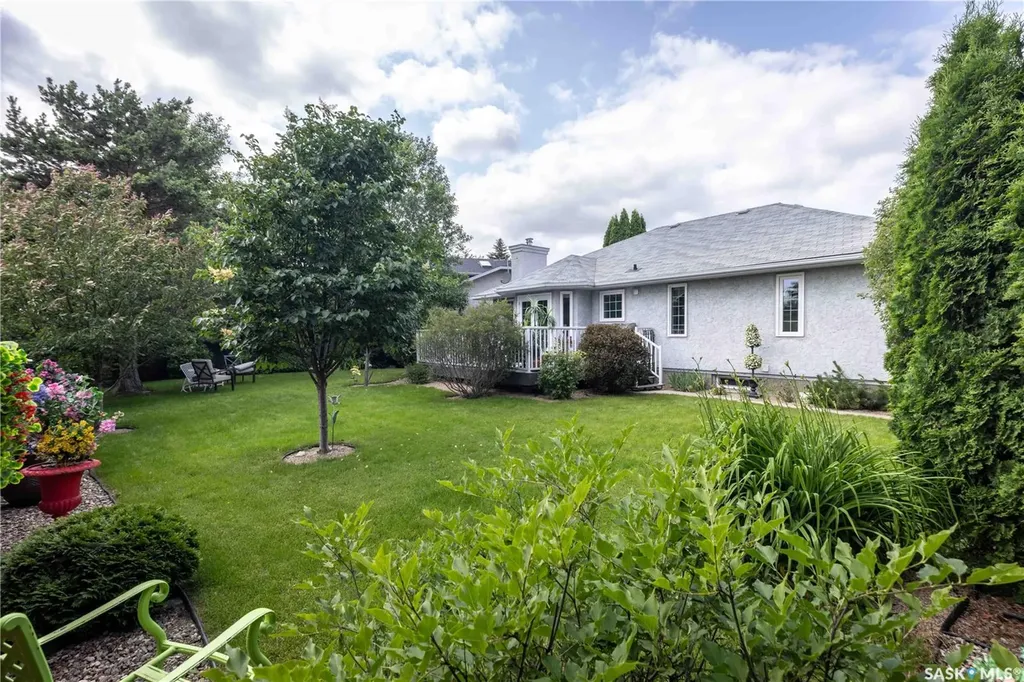 206 Braemar Bay Saskatoon SK S7V 1A2