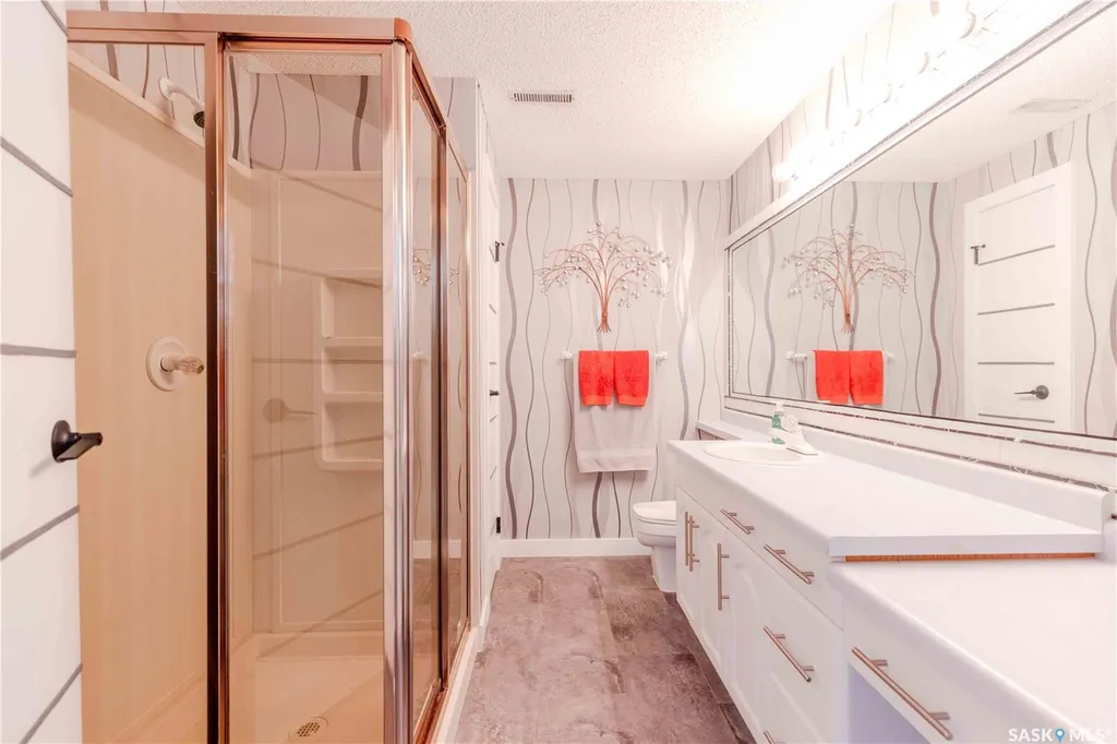 206 Braemar Bay Saskatoon SK S7V 1A2
