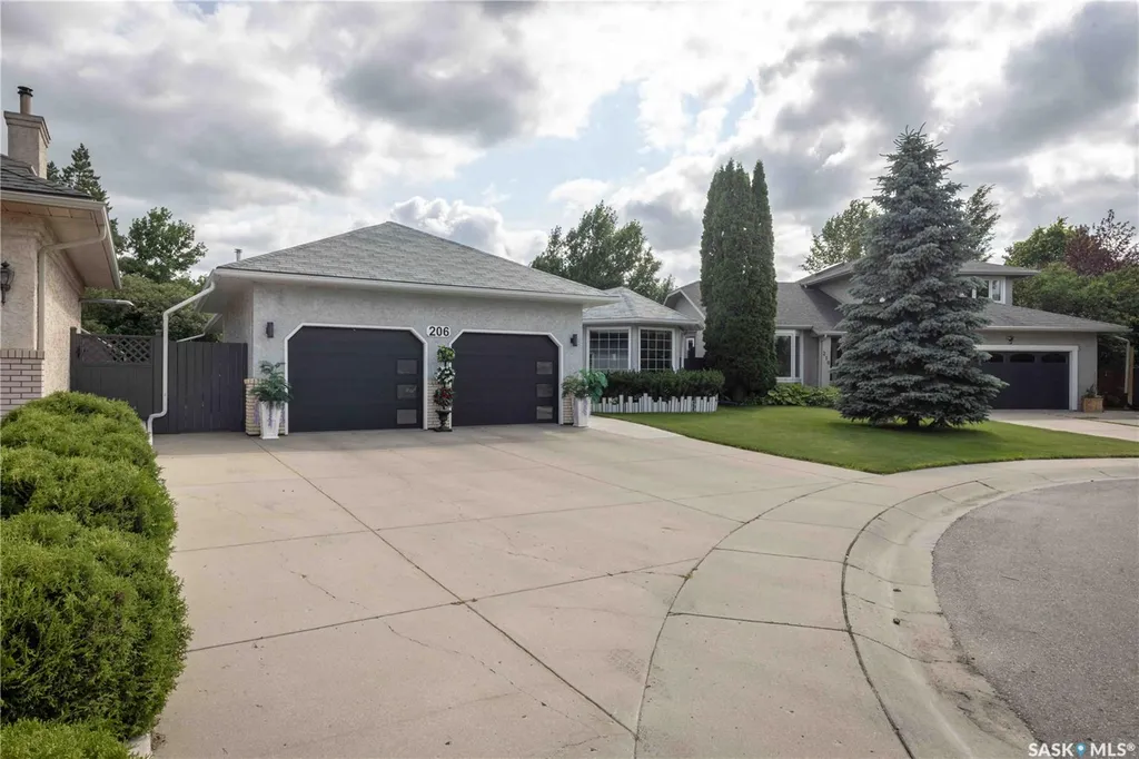 206 Braemar Bay Saskatoon SK S7V 1A2