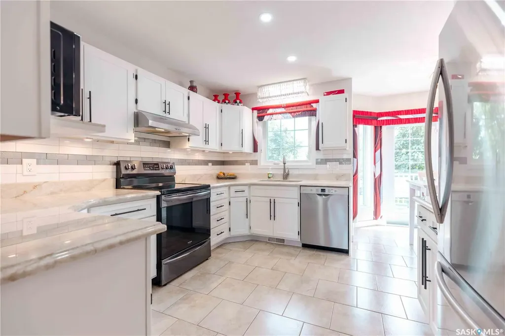 206 Braemar Bay Saskatoon SK S7V 1A2