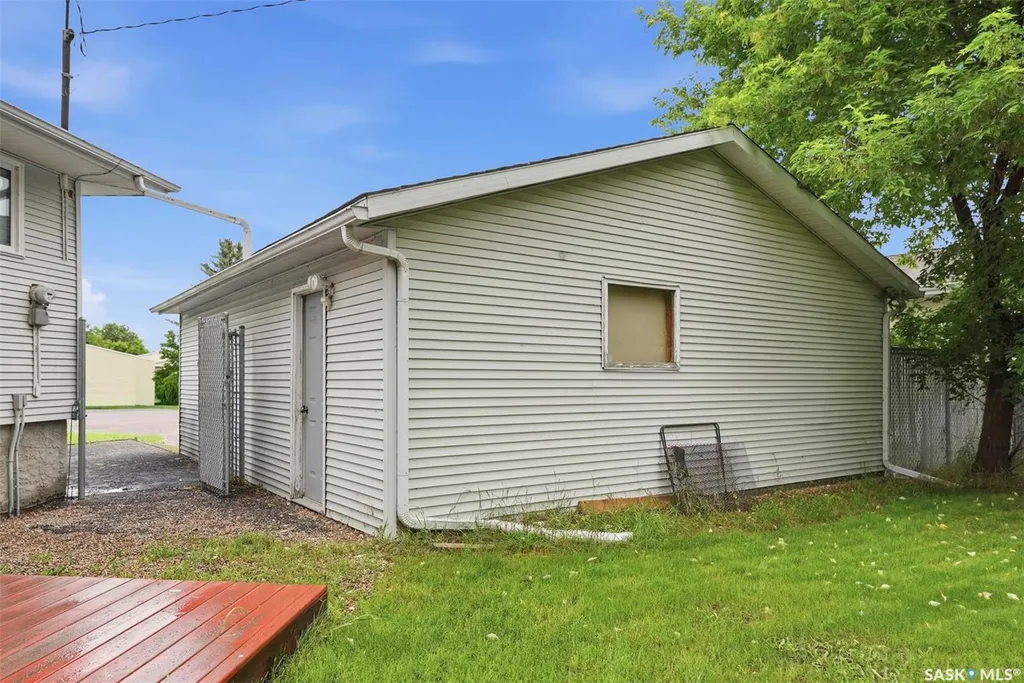 685 River Street E Prince Albert SK S6V 0H8