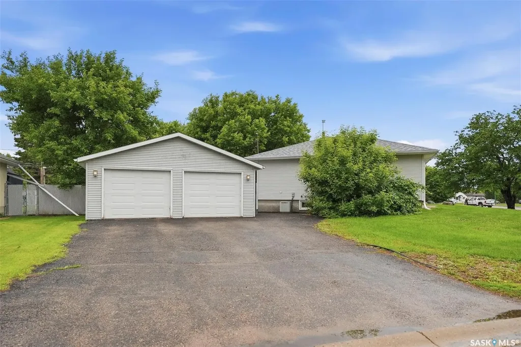 685 River Street E Prince Albert SK S6V 0H8