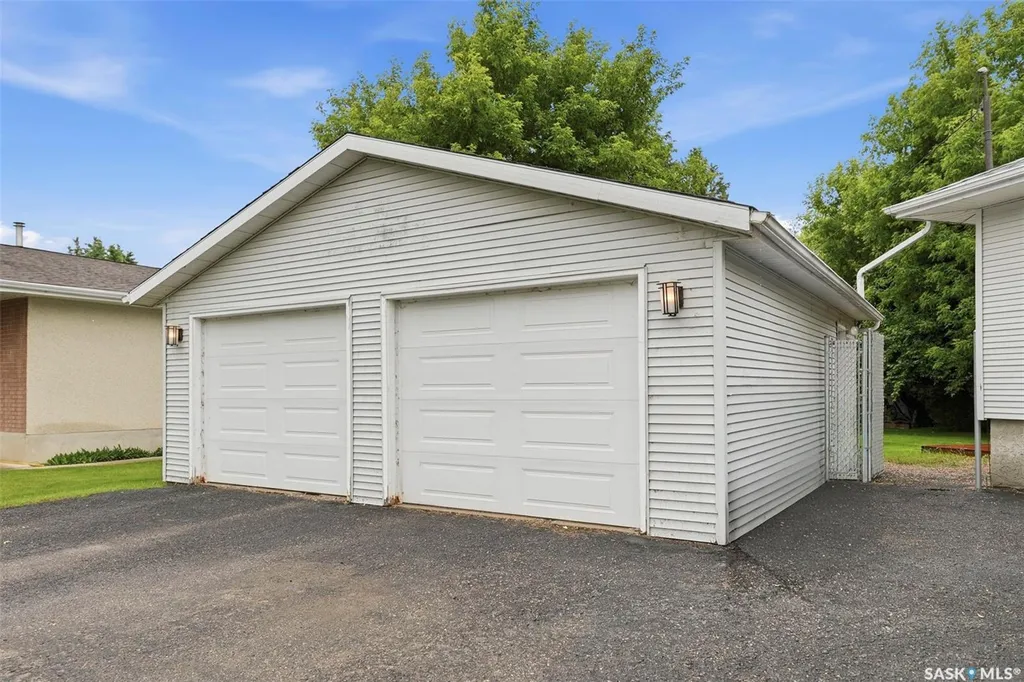 685 River Street E Prince Albert SK S6V 0H8