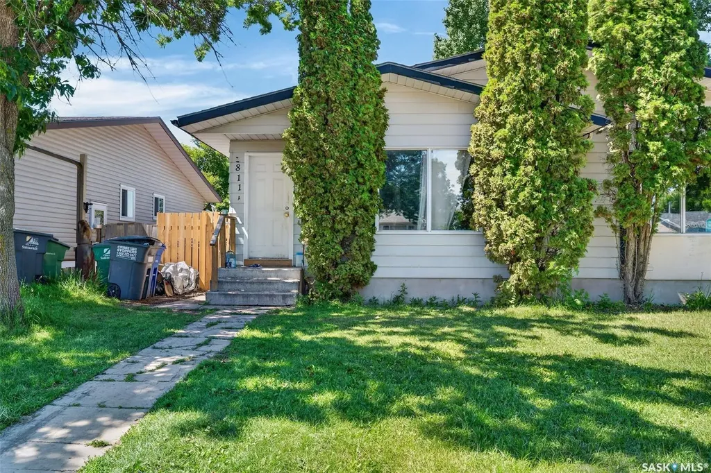 811 Steeves Avenue Saskatoon SK S7L 5M9