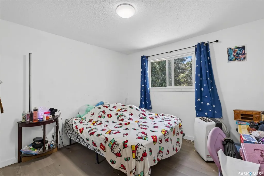 811 Steeves Avenue Saskatoon SK S7L 5M9