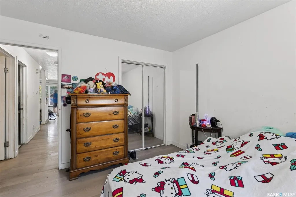 811 Steeves Avenue Saskatoon SK S7L 5M9