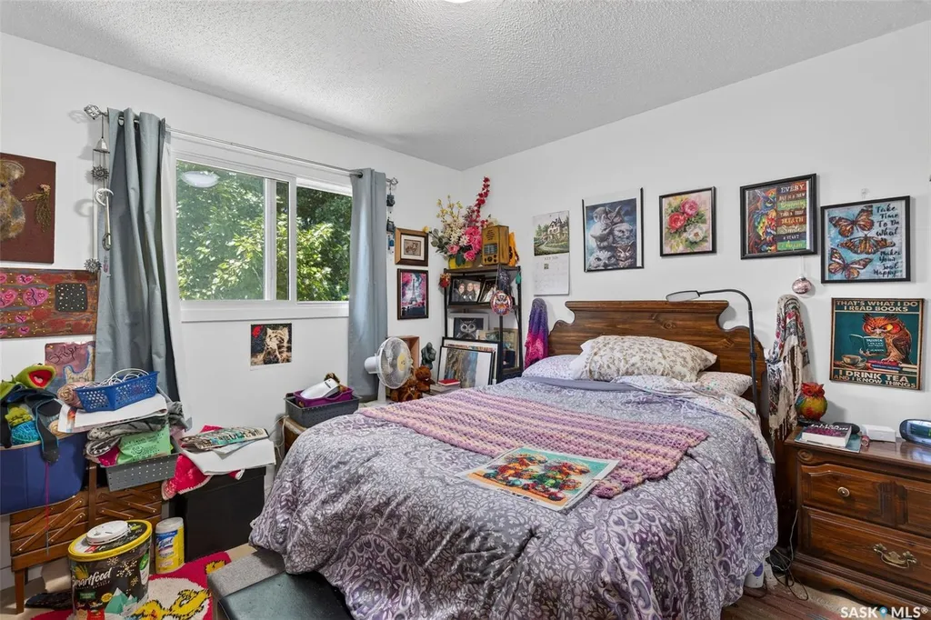 811 Steeves Avenue Saskatoon SK S7L 5M9