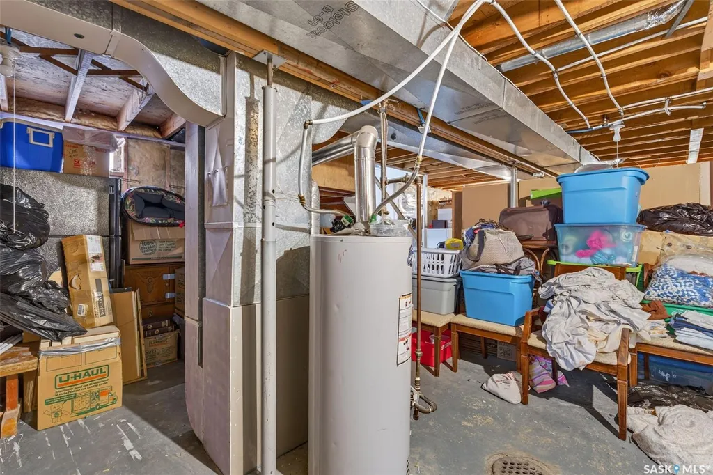 811 Steeves Avenue Saskatoon SK S7L 5M9