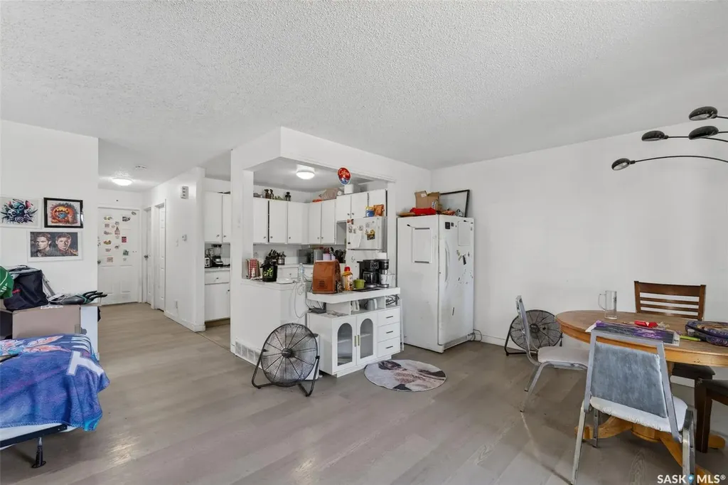 811 Steeves Avenue Saskatoon SK S7L 5M9