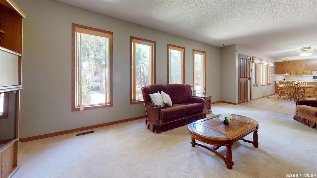 51 Harrigan Crescent Maple Creek SK S0N 1N0