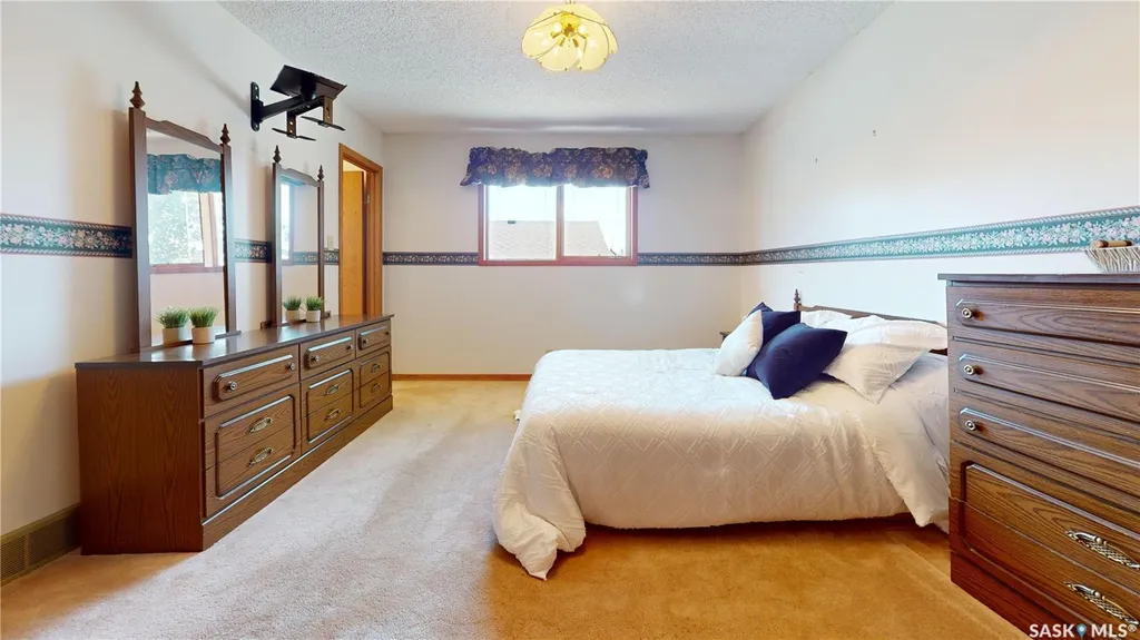 51 Harrigan Crescent Maple Creek SK S0N 1N0