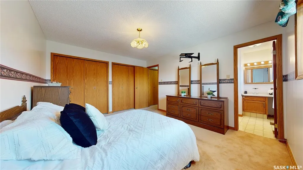 51 Harrigan Crescent Maple Creek SK S0N 1N0