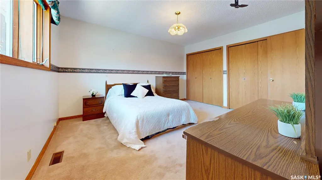 51 Harrigan Crescent Maple Creek SK S0N 1N0
