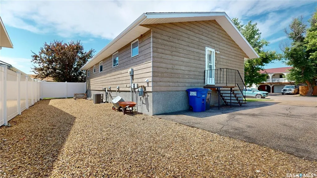 51 Harrigan Crescent Maple Creek SK S0N 1N0