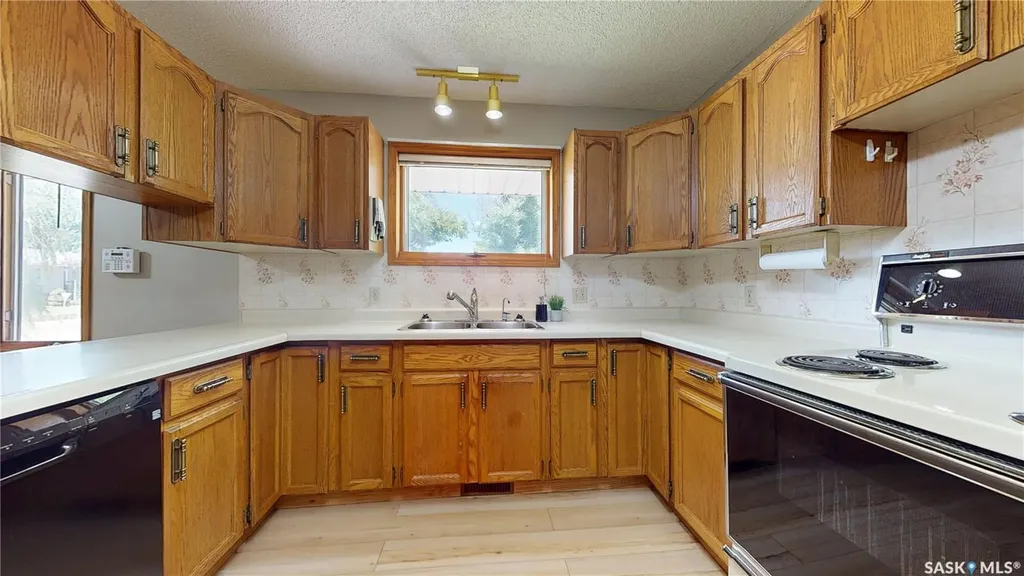 51 Harrigan Crescent Maple Creek SK S0N 1N0