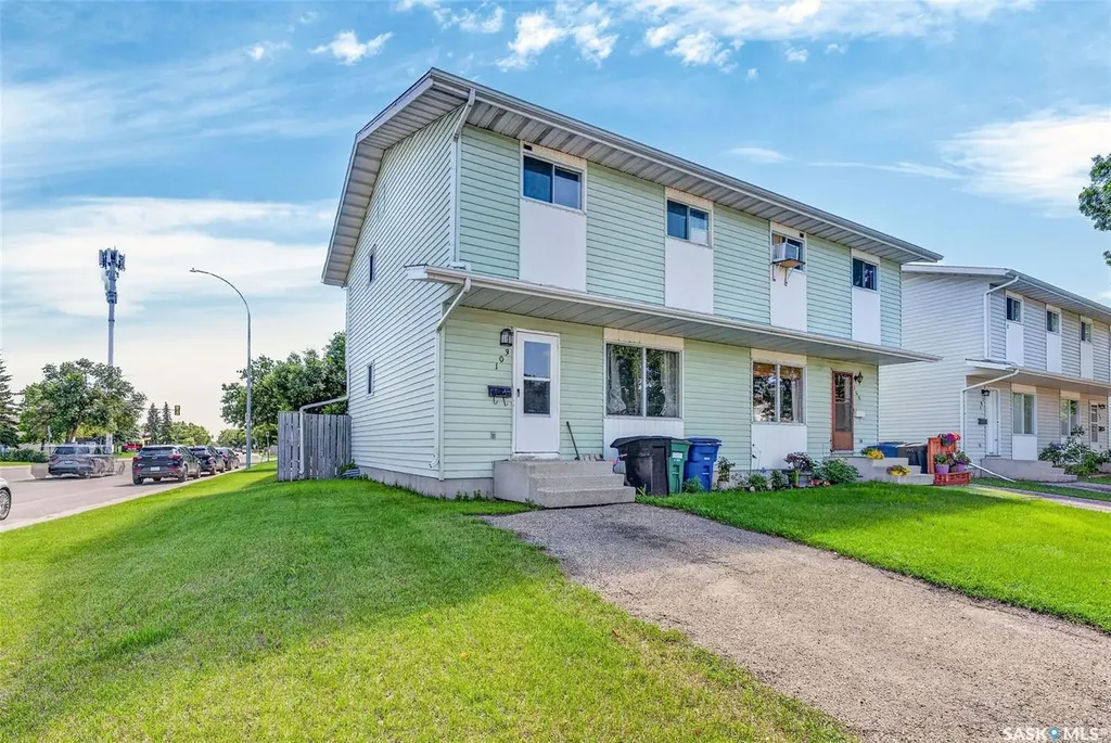 103-105 Davies Road Saskatoon SK S7K 7L4