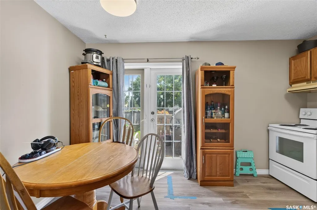 103-105 Davies Road Saskatoon SK S7K 7L4