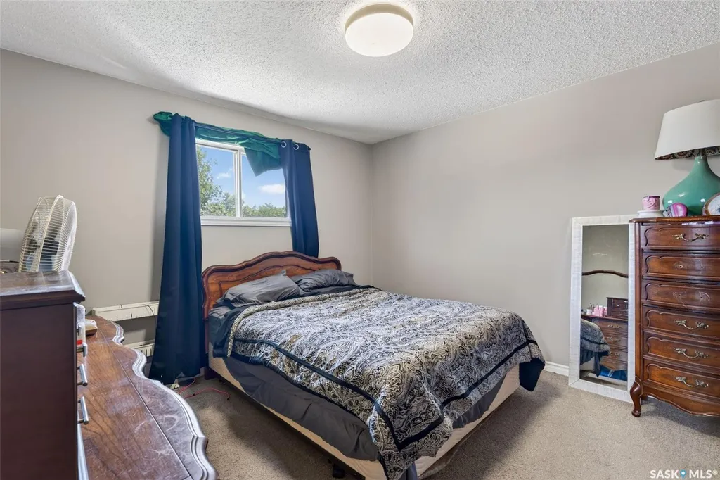 103-105 Davies Road Saskatoon SK S7K 7L4