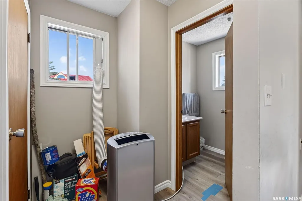 103-105 Davies Road Saskatoon SK S7K 7L4