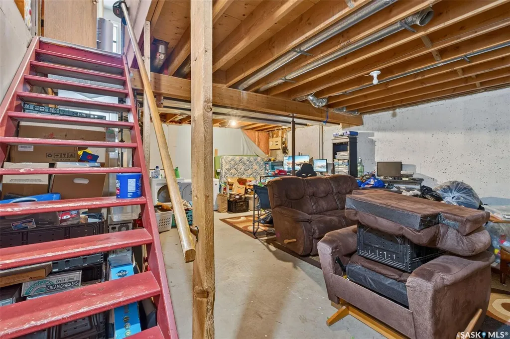 103-105 Davies Road Saskatoon SK S7K 7L4