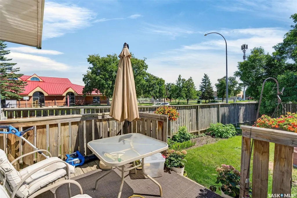 103-105 Davies Road Saskatoon SK S7K 7L4